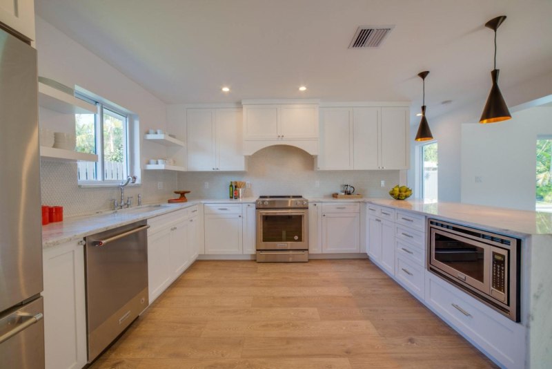 a09_Studio-818_Interior-Design_Fort-Lauderdale_Granny-House_designer-kitchen