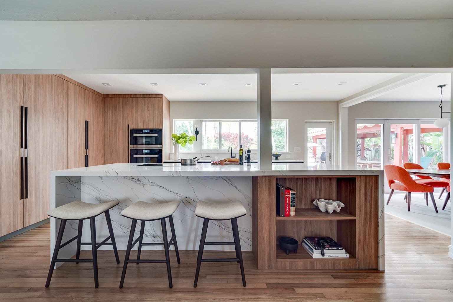 Modern luxury kitchen by STUDIO 818 interior design & build management: kitchen island view